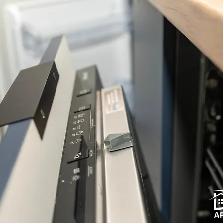 Pine Tree House 7 D&d Apartment *