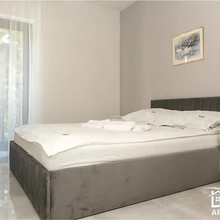 Apartment Pine Tree House 7 D&d Miedzywodzie