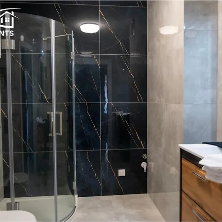 Apartment Pine Tree House 7 D&d